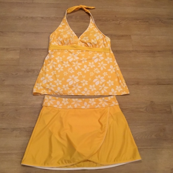 Women’s Floral Tankini Bathing Suit - Picture 2 of 4